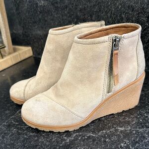 Tom's Avery Wedge Boots, Beige